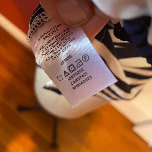 LOFT | navy & cream stripe short sleeve blouse XS - Picture 5 of 5